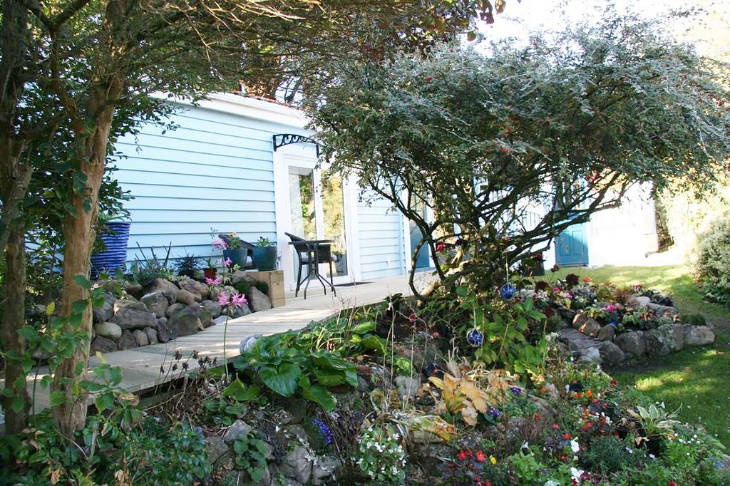 Castlewood CottageCompany Bay エクステリア 写真
